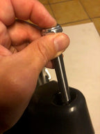 AXE A CLIPSAGE RAPIDE POUR ROUES DIRECTIONNELLES ET ANTI BASCULE