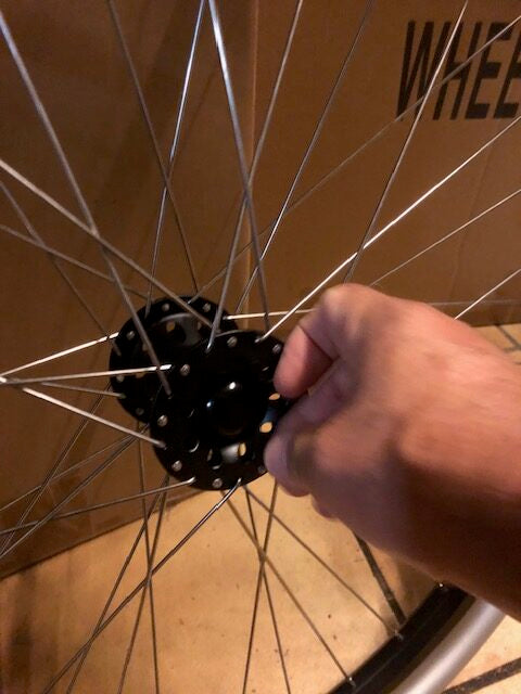 AXE A CLIPSAGE RAPIDE POUR ROUES MOTRICES