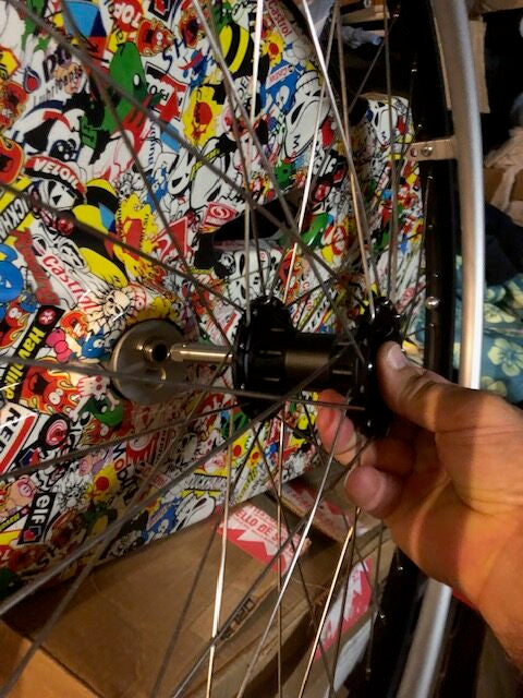 AXE A CLIPSAGE RAPIDE POUR ROUES MOTRICES